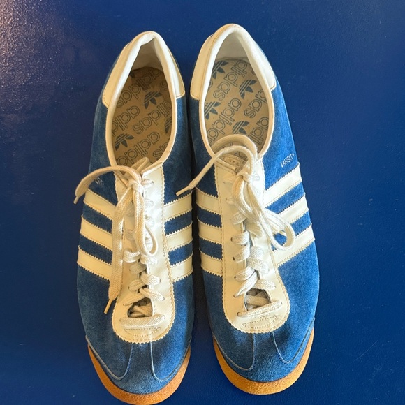 Vintage 70s Adidas Varsity 3311 Made In Yugoslavia
Classic Blue and White - Picture 2 of 12